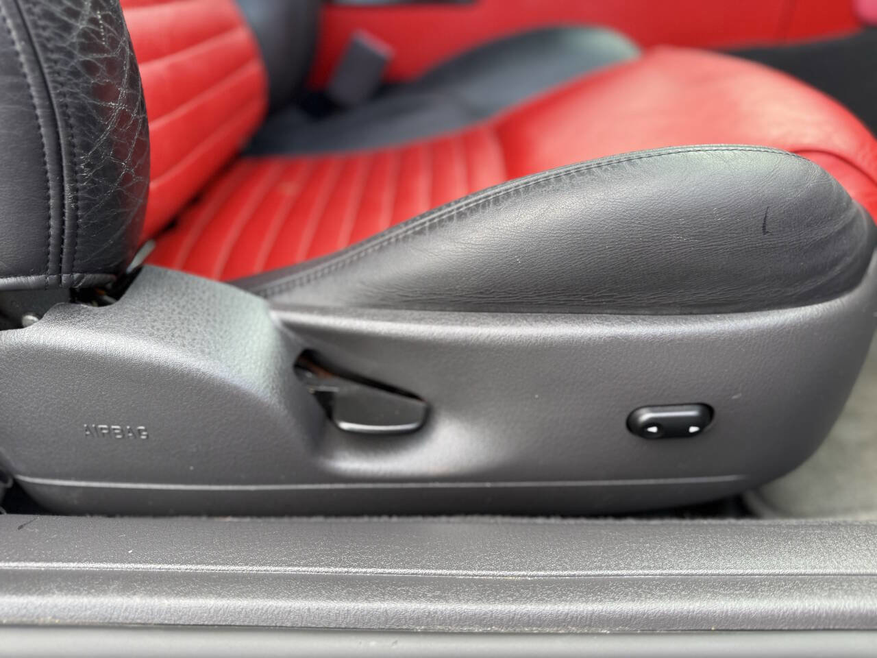 Used 2002 Ford Thunderbird Deluxe image 20