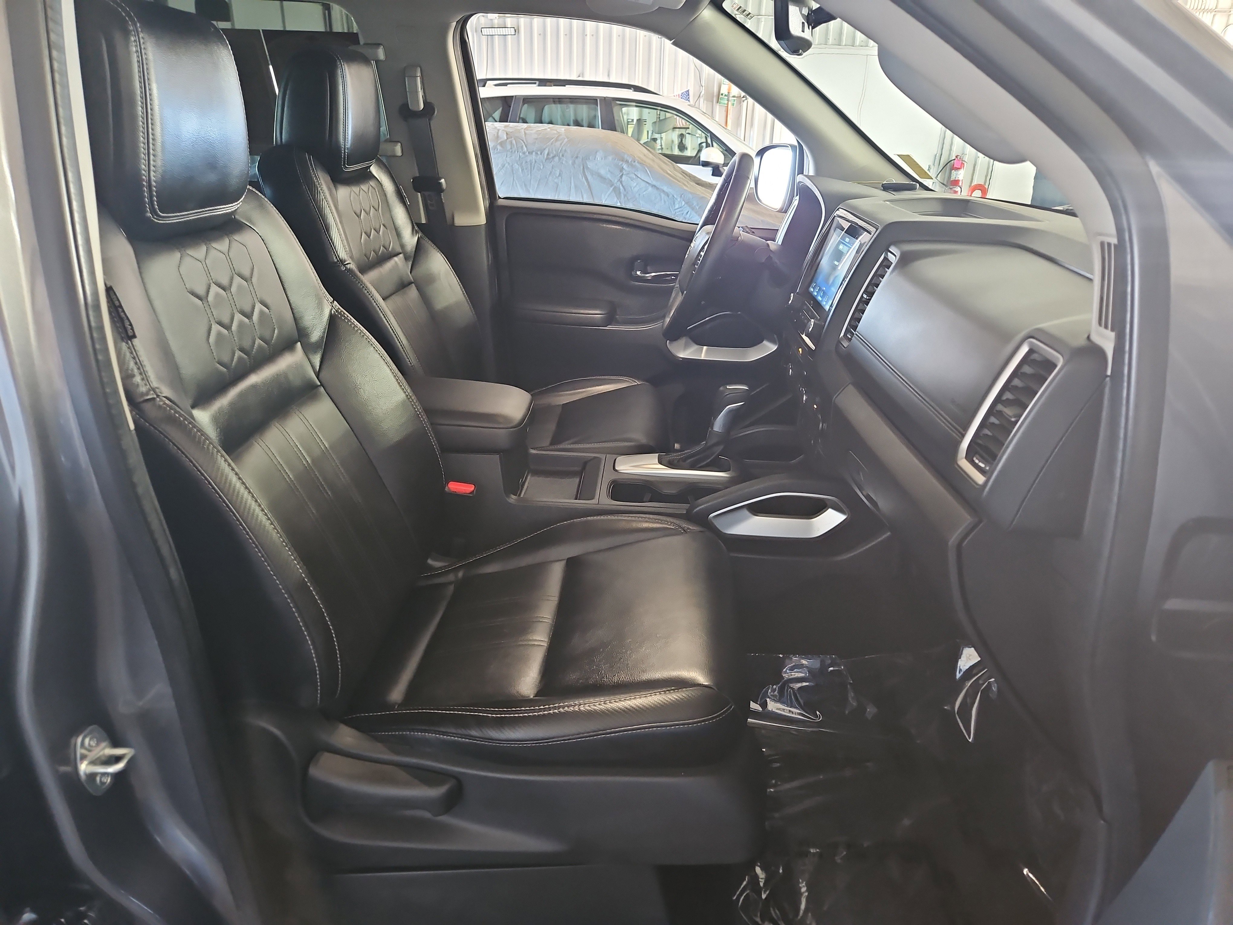 Used 2024 Nissan Frontier SL AWD/4WD image 9