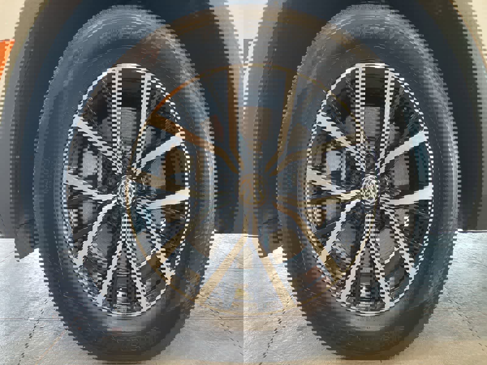 Used 2021 Volkswagen Tiguan SE image 9