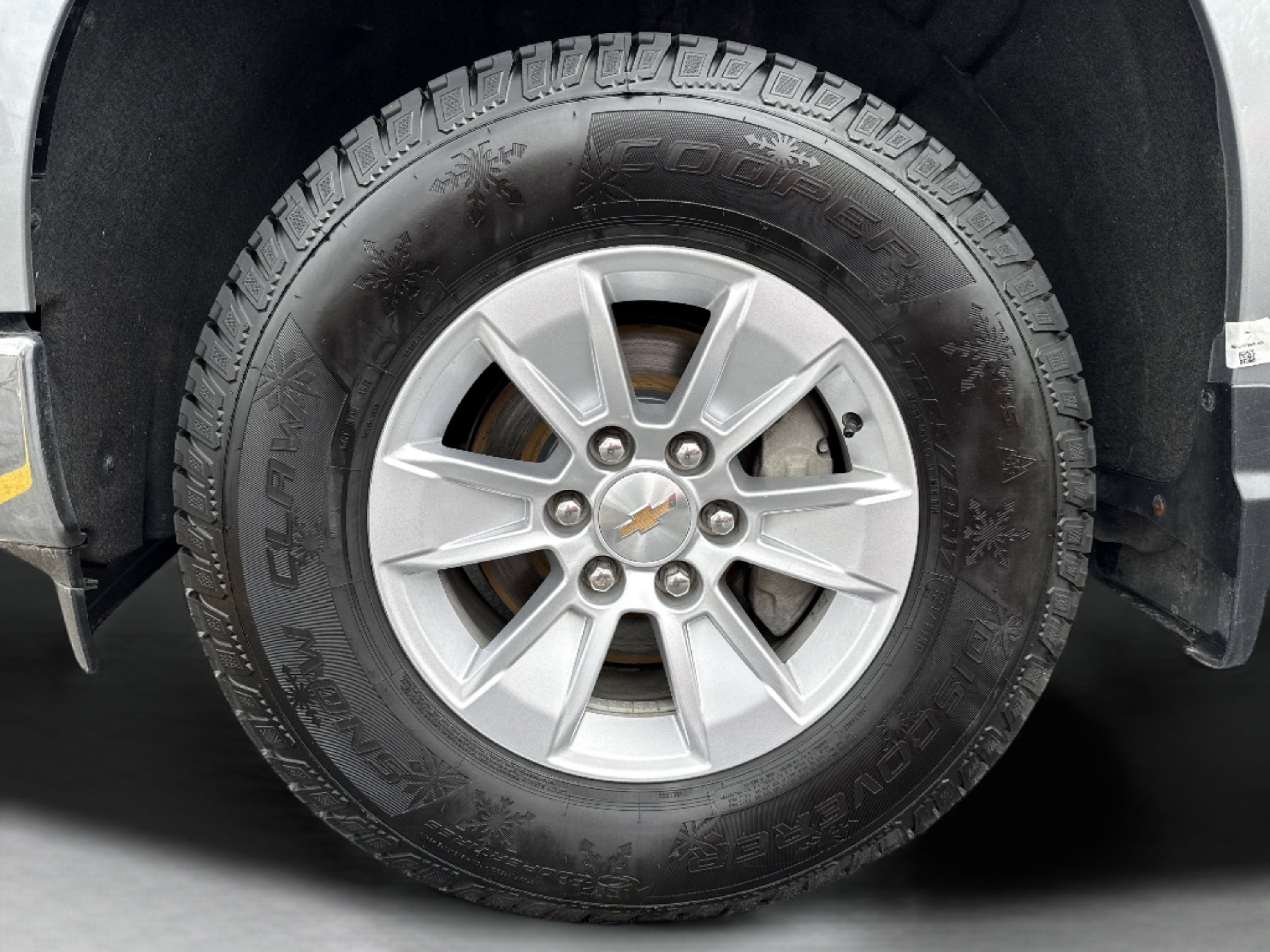 Used 2025 Chevrolet Silverado 1500 LT AWD/4WD image 2