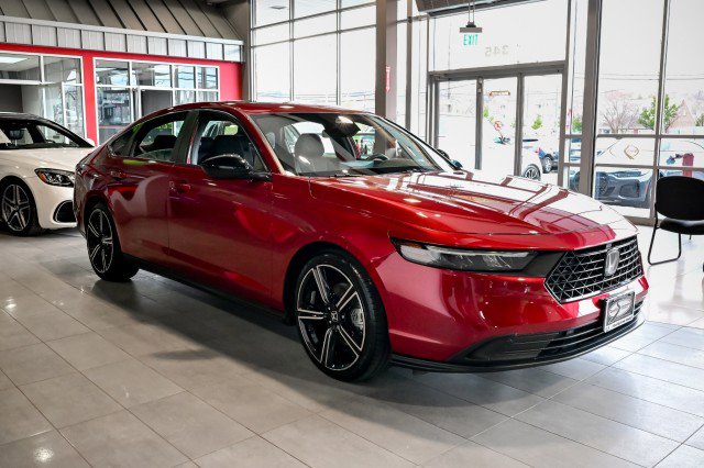 Used 2023 Honda Accord Sport image 3