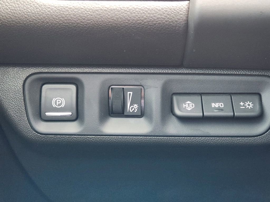 Used 2023 GMC Acadia AT4 w/ Technology Package image 22