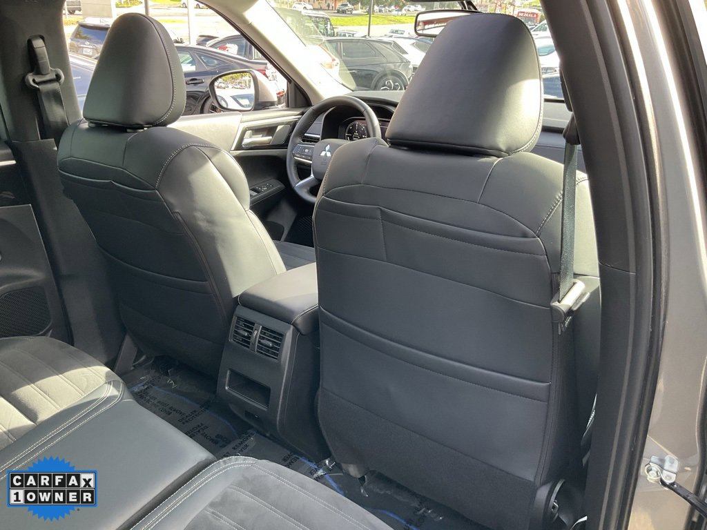 Used 2023 Mitsubishi Outlander SE image 65