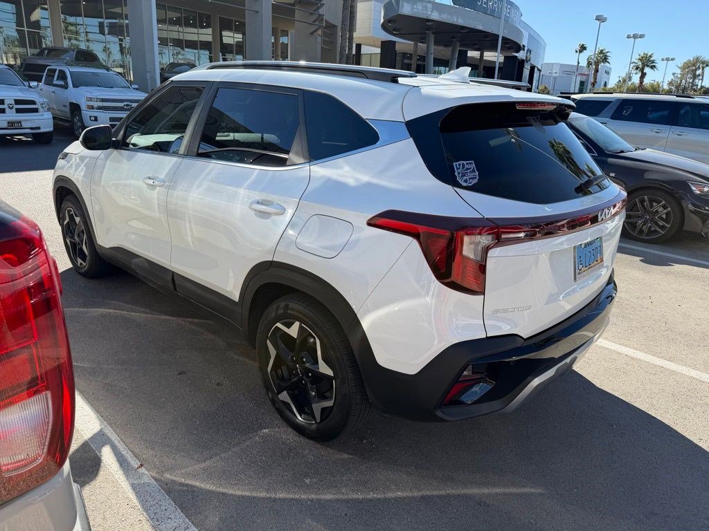 Used 2025 Kia Seltos EX w/ EX Sunroof Package image 4