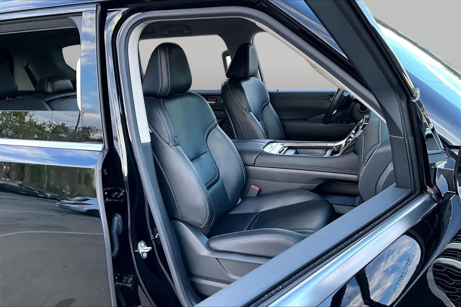 Certified 2025 Nissan Armada SV AWD/4WD image 9