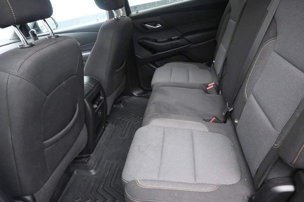Used 2021 Chevrolet Traverse LS FWD image 14