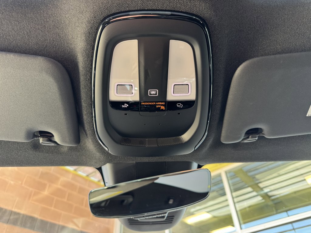 Used 2023 Volvo C40 P8 Recharge Ultimate image 26