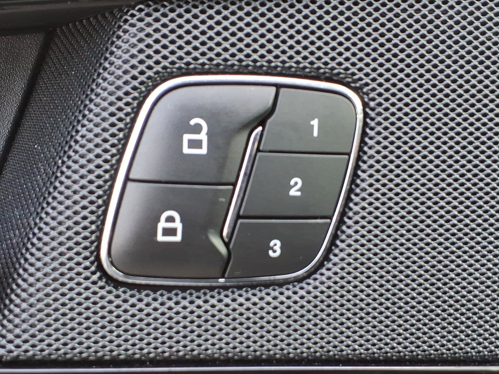 Certified 2023 Lincoln Nautilus AWD w/ Premium Package image 19