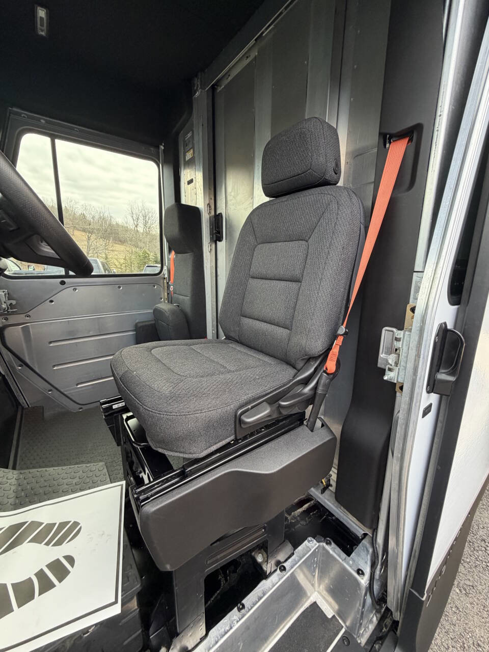 Used 2025 Chevrolet Brightdrop 600 image 37