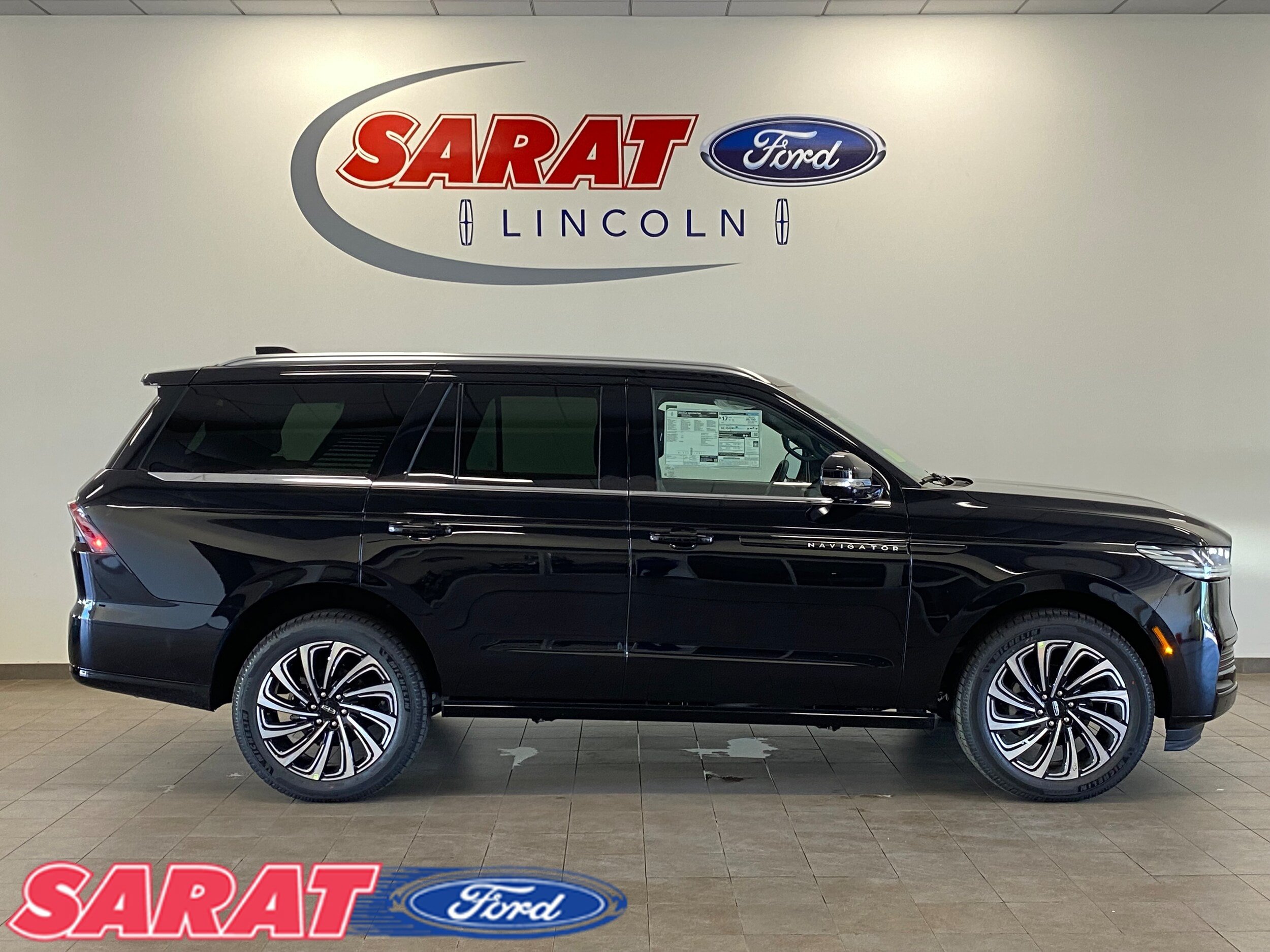 New 2027 Lincoln Navigator Black Label AWD/4WD image 1