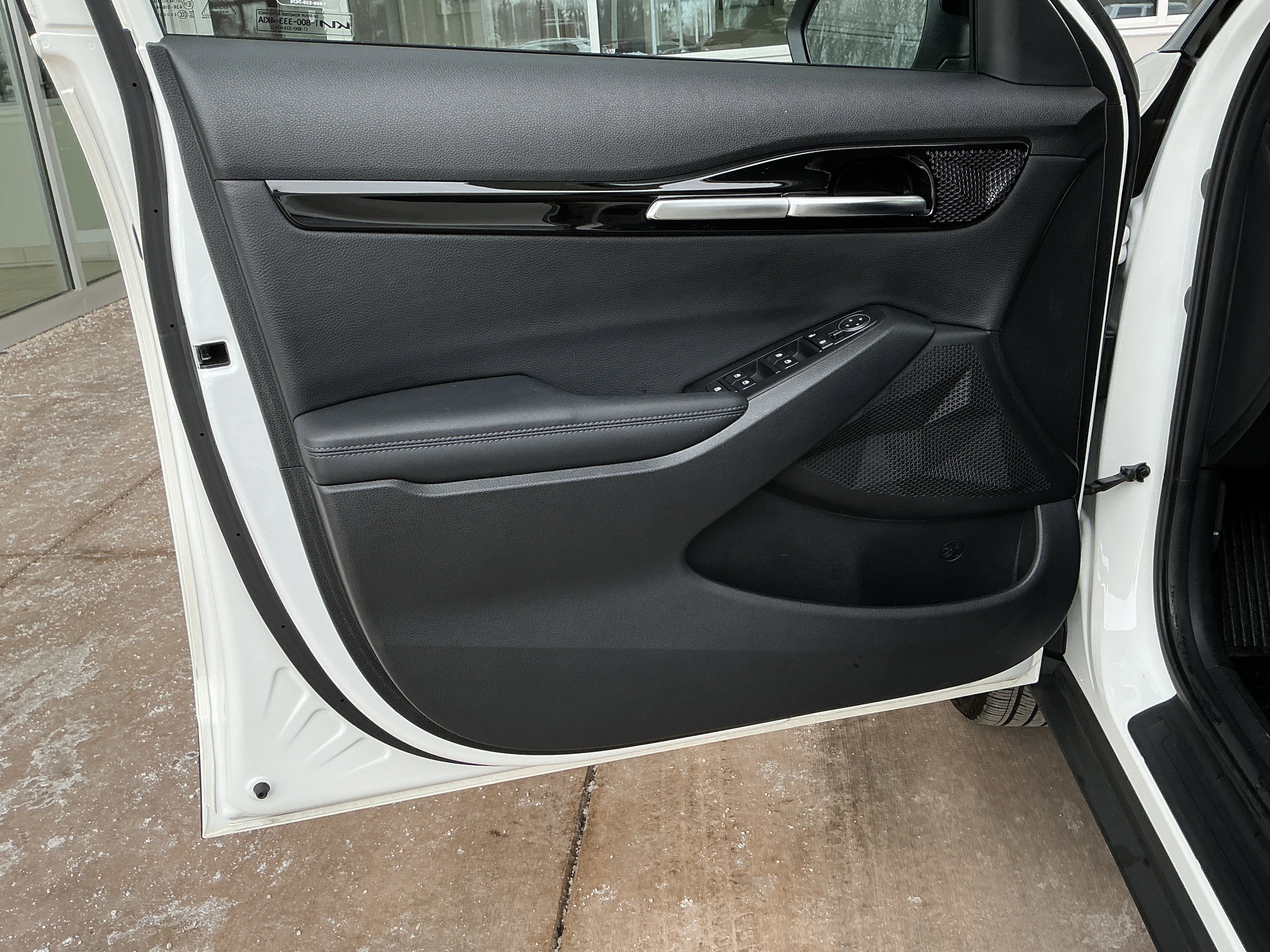 Used 2023 Kia Seltos S w/ Navigation Package image 14