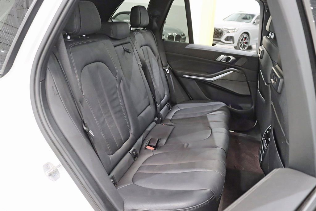 Used 2022 BMW X5 M50i image 34