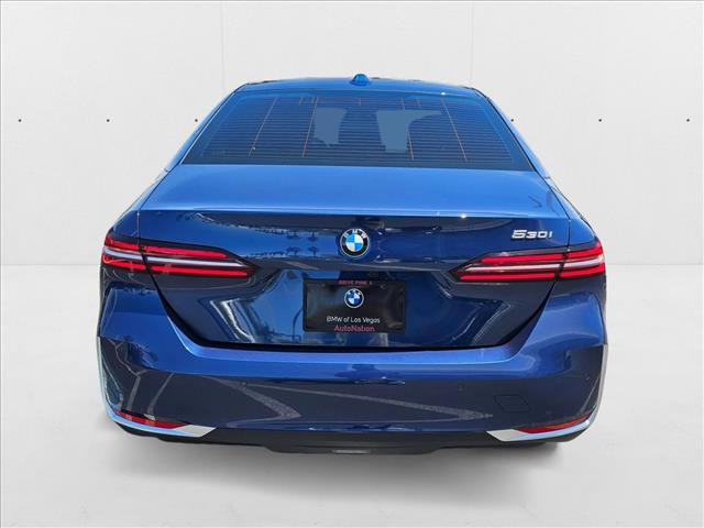 Used 2024 BMW 530i w/ Premium Package image 7