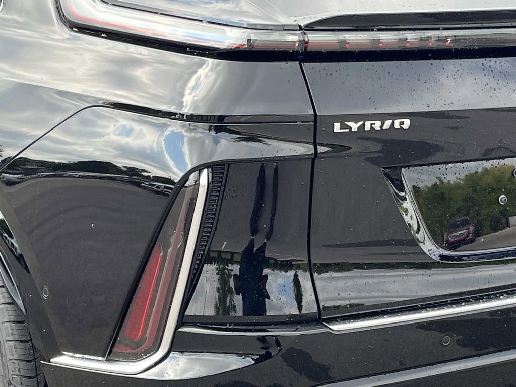 New 2026 Cadillac Lyriq Premium Luxury image 10