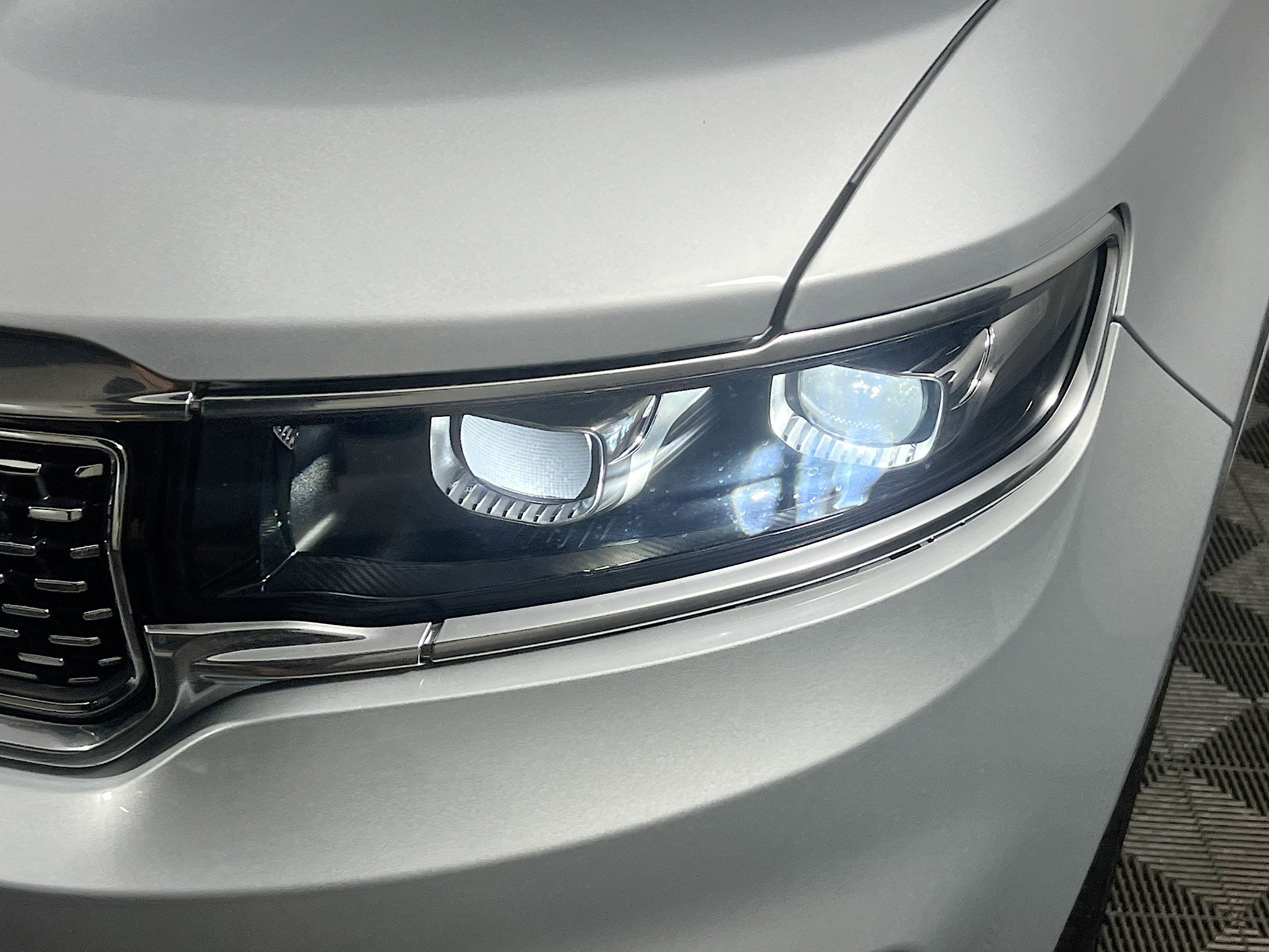 Used 2023 Jeep Grand Wagoneer 4WD image 11