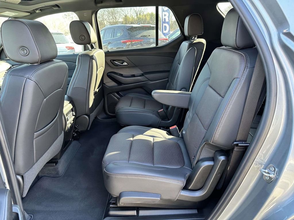 Used 2023 Chevrolet Traverse High Country AWD/4WD image 14