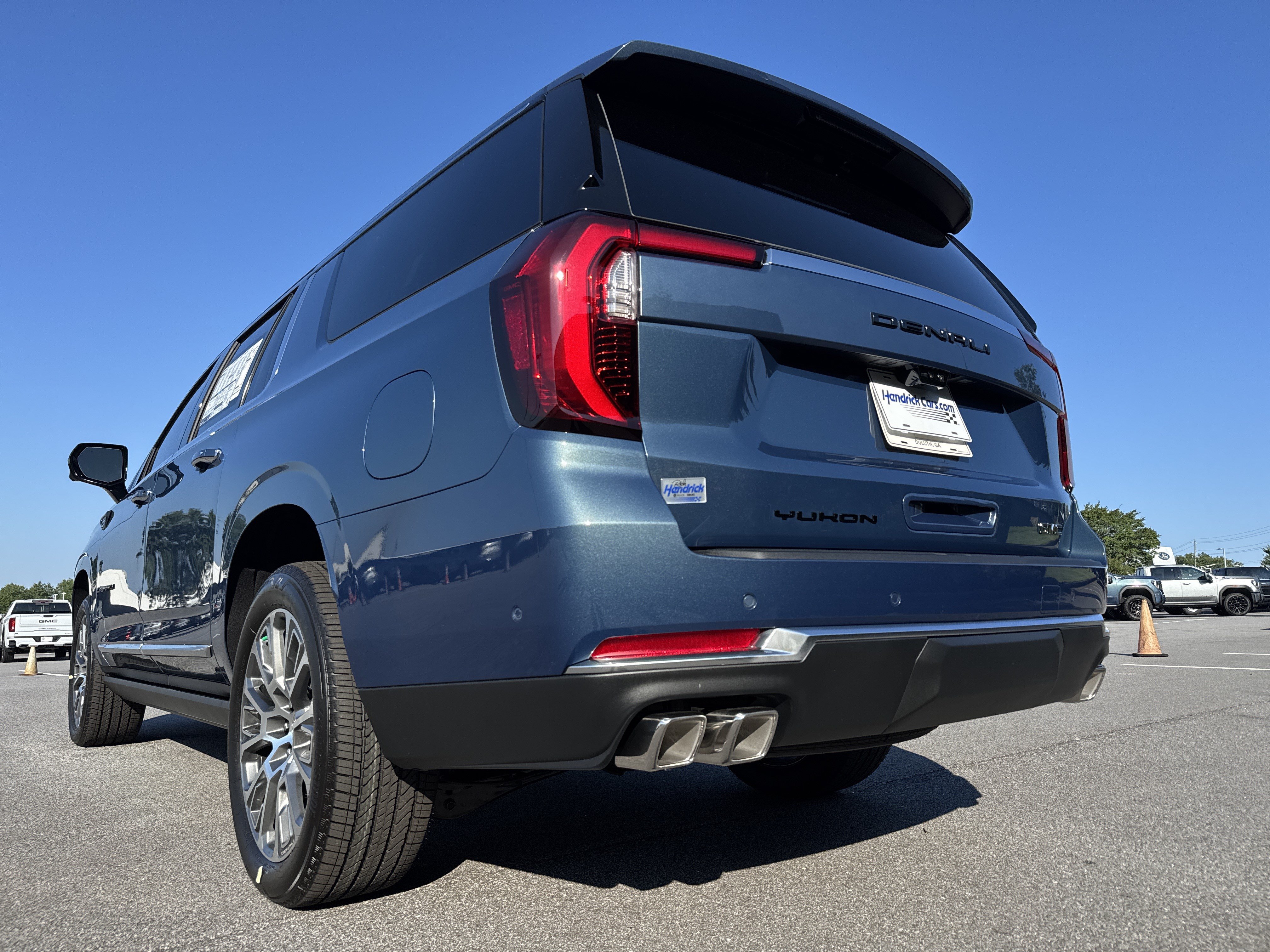 New 2026 GMC Yukon XL Denali w/ Denali Reserve Package RWD image 8
