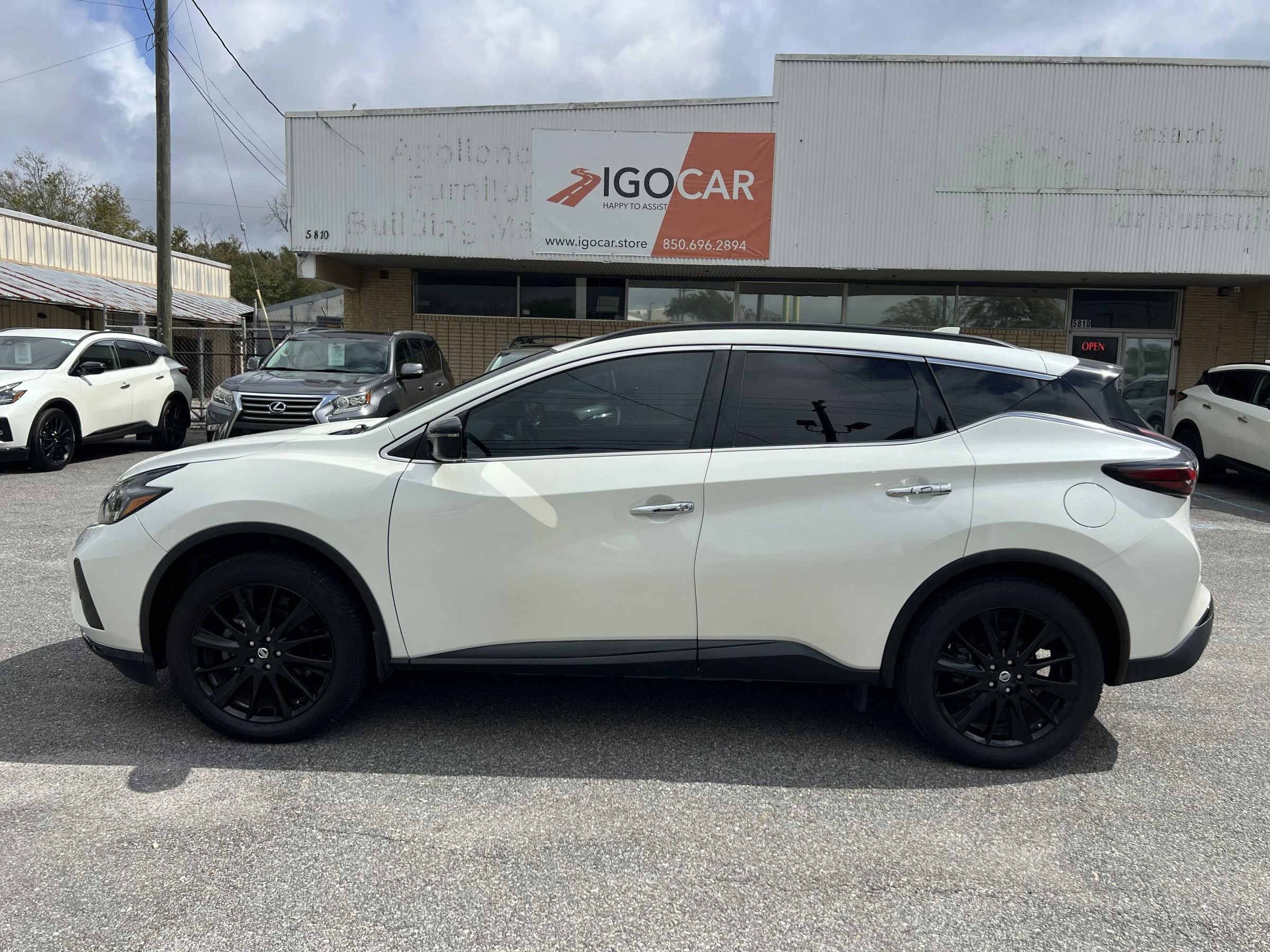 Used 2022 Nissan Murano SV w/ SV Midnight Edition Package FWD image 10
