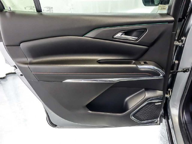 Used 2024 Chevrolet Traverse RS AWD/4WD image 32