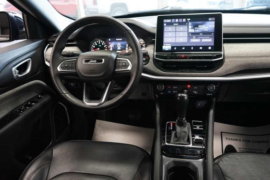 Used 2023 Jeep Compass Latitude AWD/4WD image 11