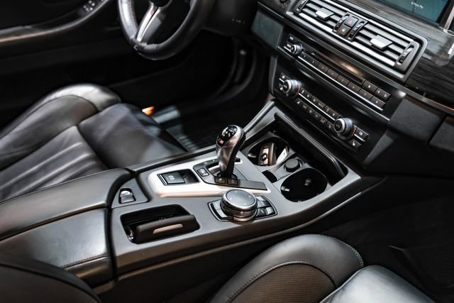 Used 2015 BMW M5 image 28