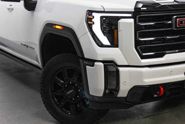 Used 2024 GMC Sierra 2500 AT4 w/ AT4 Preferred Package AWD/4WD image 3
