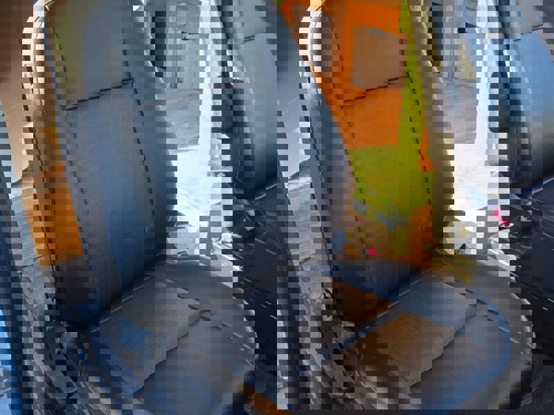 Used 2022 Ford E-Transit Medium Roof image 18