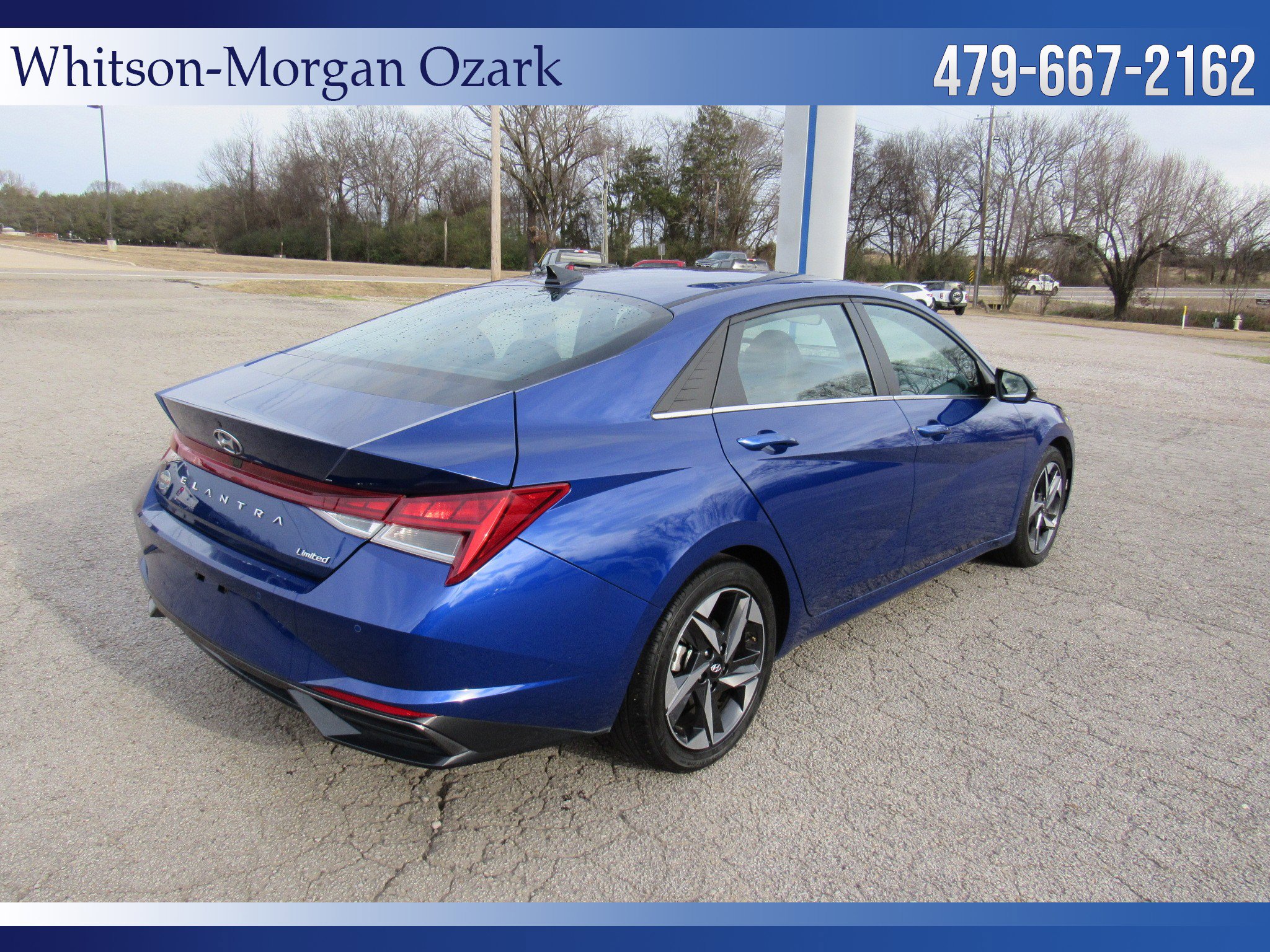 Used 2023 Hyundai Elantra Limited w/ Preferred Accessory Package image 12