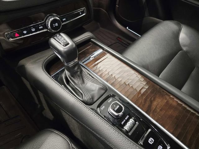 Used 2016 Volvo XC90 T6 Momentum w/ Momentum Plus Package image 29