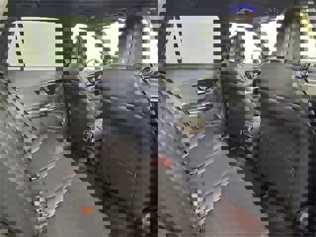 Used 2025 Mercedes-Benz GLC 300 4MATIC image 58