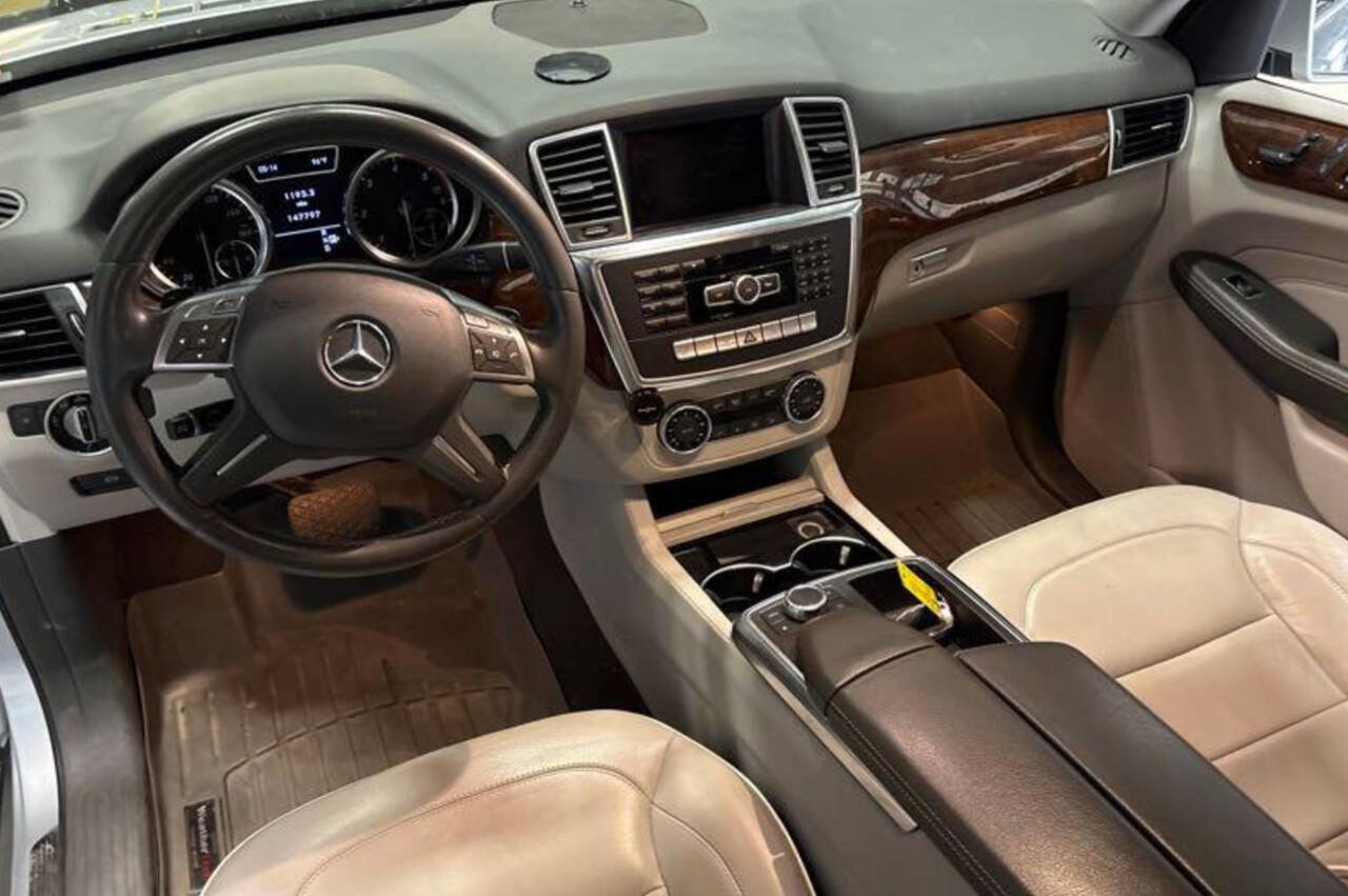Used 2012 Mercedes-Benz ML 350 BlueTEC 4MATIC image 2