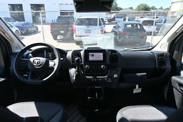 New 2026 RAM ProMaster 2500 w/ Crew Van Package FWD image 19