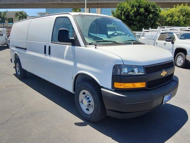 New 2026 Chevrolet Express 2500 Extended w/ Communications Package RWD image 2