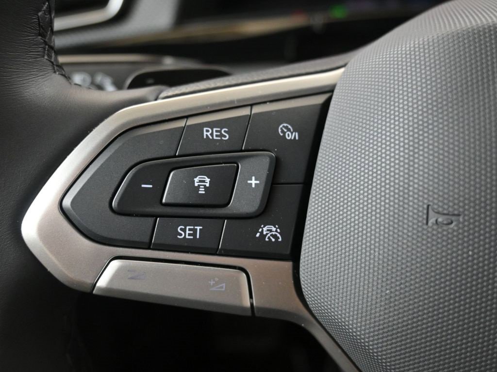 Certified 2025 Volkswagen Atlas Cross Sport SEL Premium R-Line image 27