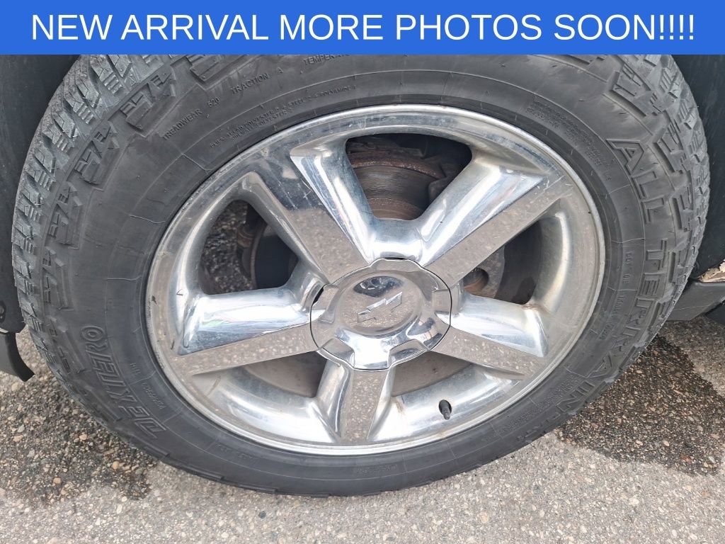 Used 2013 Chevrolet Suburban LTZ AWD/4WD image 16