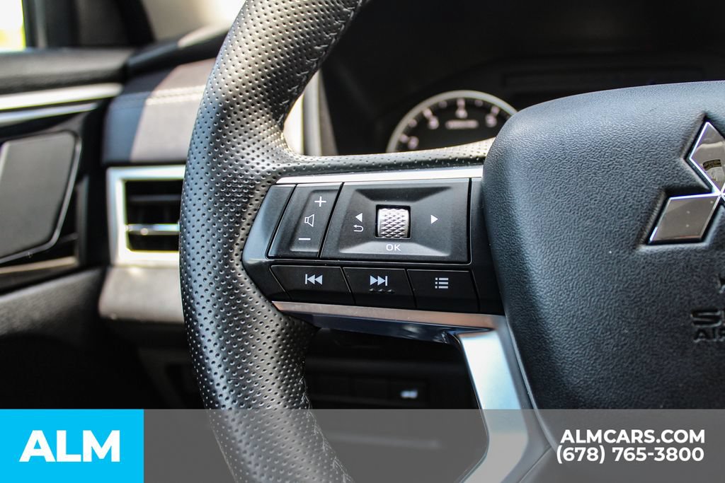 Used 2025 Mitsubishi Outlander SE FWD image 26