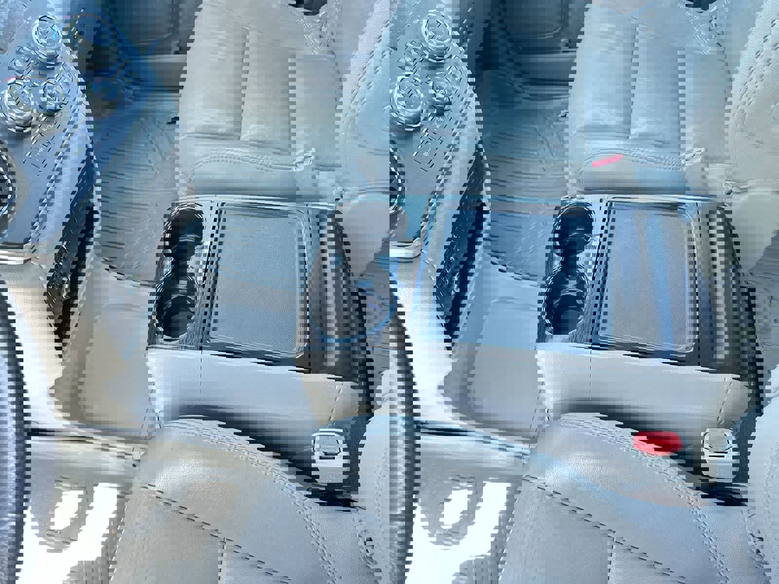 Used 2015 Toyota Sienna XLE image 19