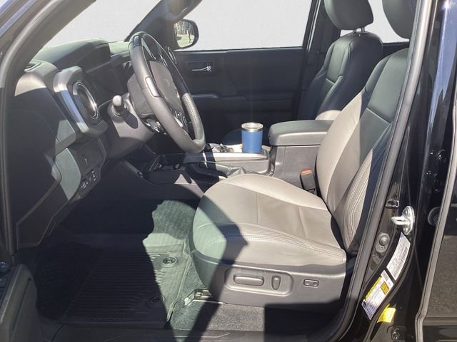 Used 2023 Toyota Tacoma TRD Off-Road w/ Technology Package image 9