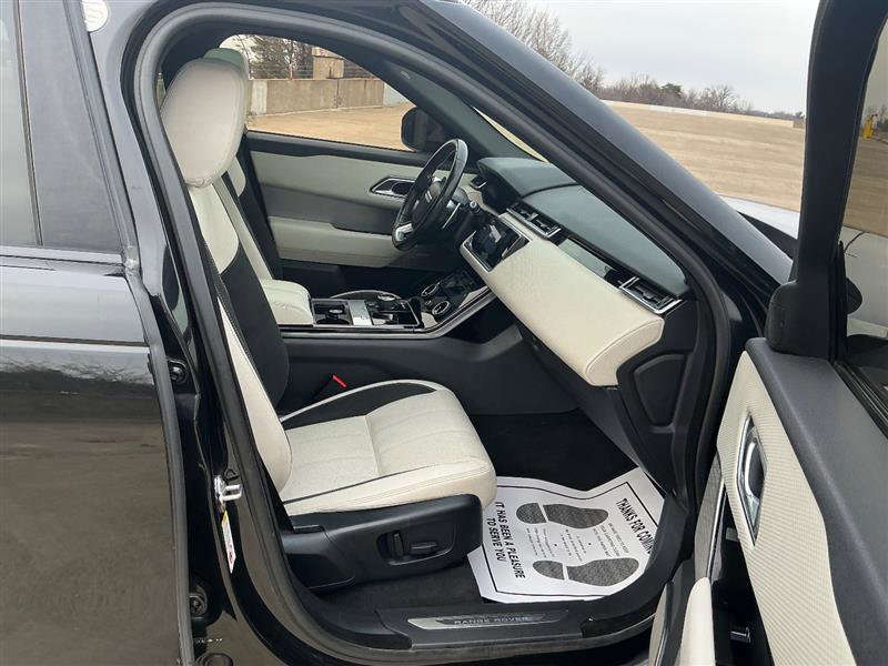 Used 2018 Land Rover Range Rover Velar R-Dynamic SE image 38