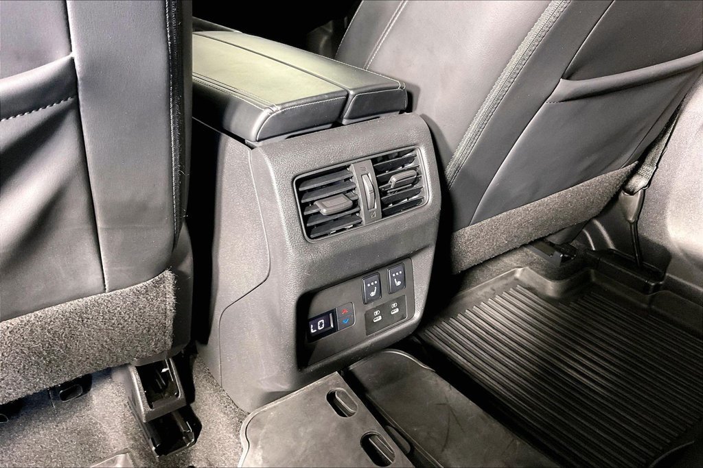 Used 2025 Nissan Rogue Platinum w/ Tech Package FWD image 30