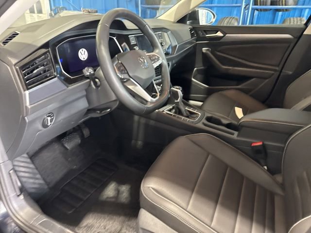 Used 2024 Volkswagen Jetta SE FWD image 8
