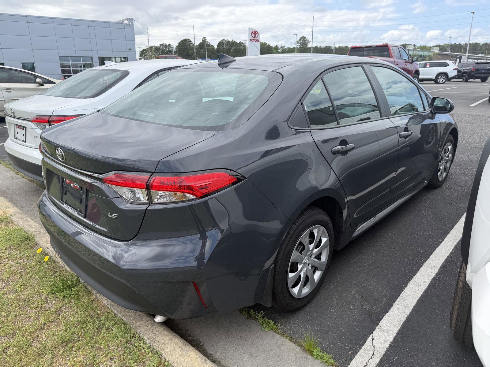 Used 2026 Toyota Corolla LE image 5