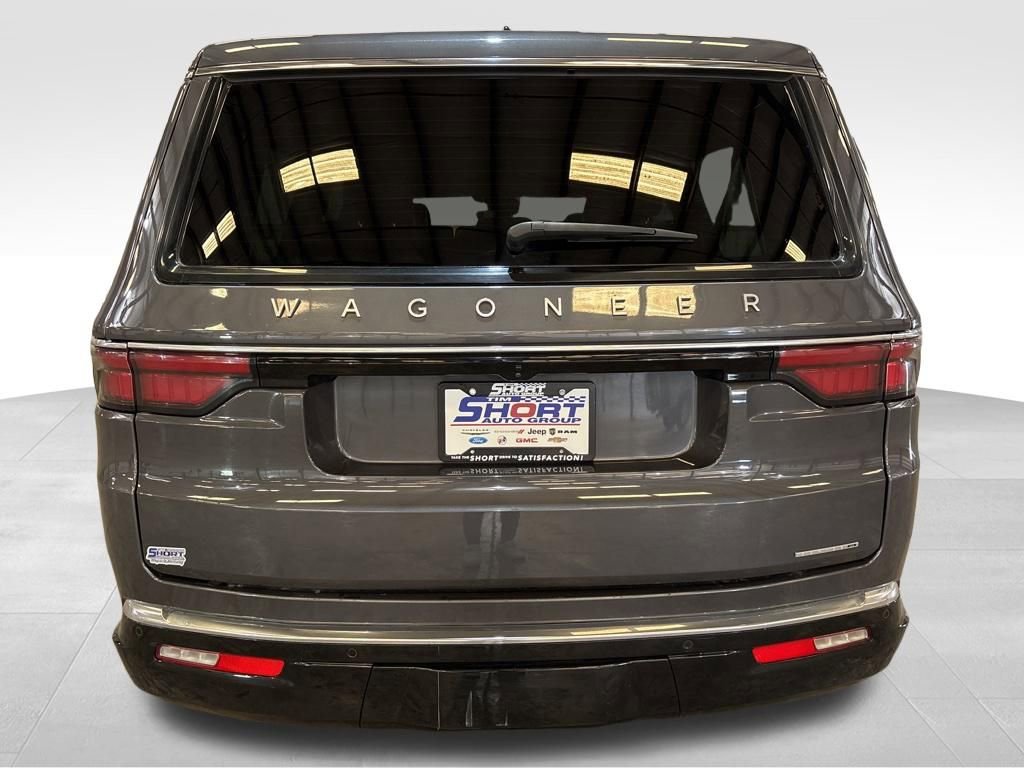 Used 2024 Jeep Wagoneer L Series III w/ Flexible Seating Group image 4