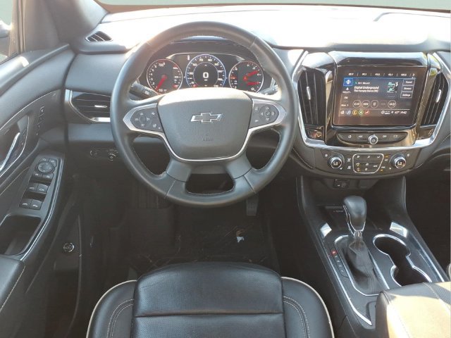 Used 2023 Chevrolet Traverse Premier w/ Redline Edition FWD image 5