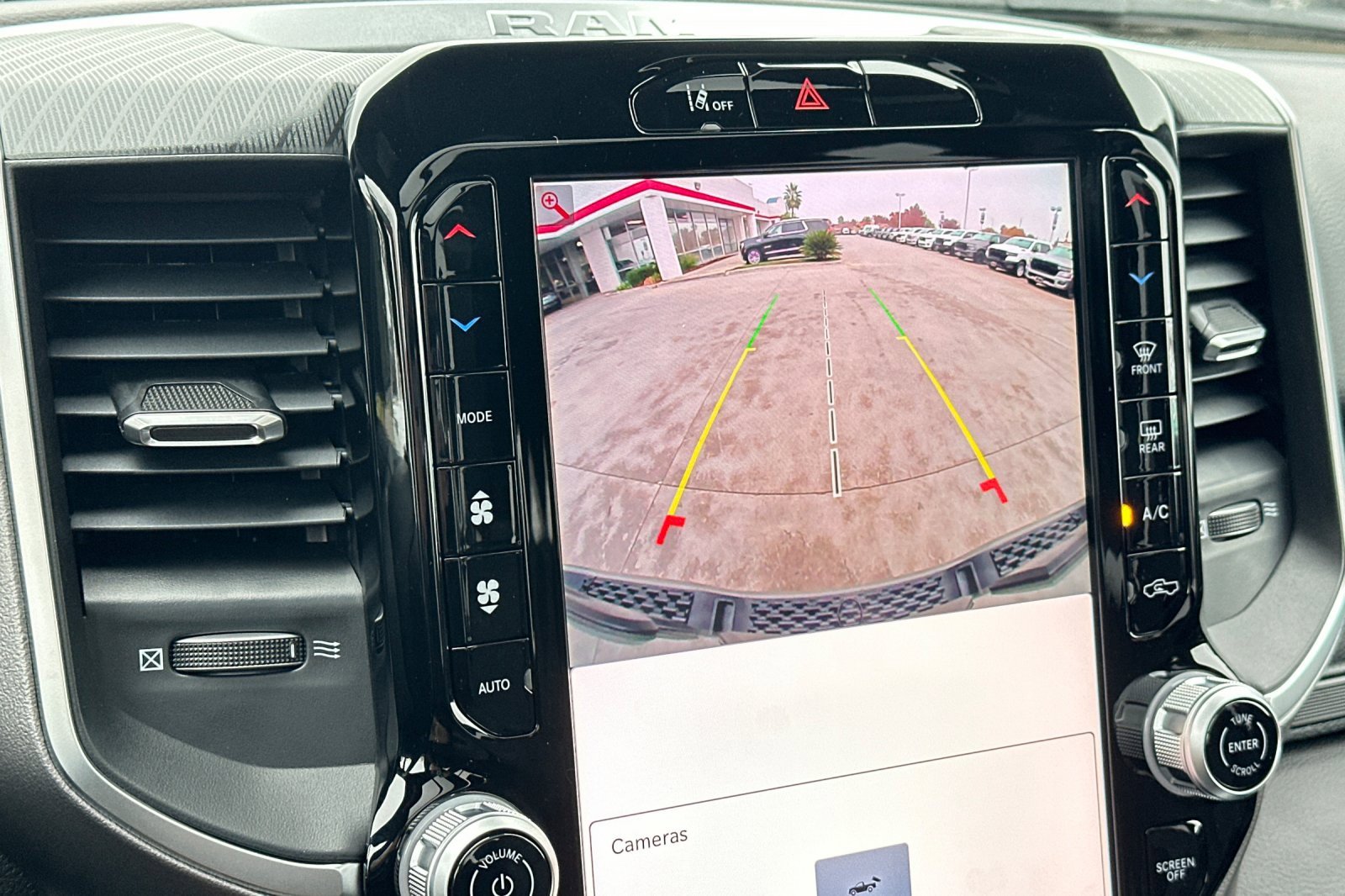 New 2026 RAM 1500 4x4 Crew Cab image 21