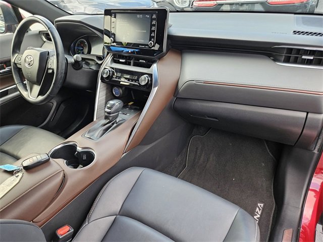 Used 2022 Toyota Venza XLE image 12