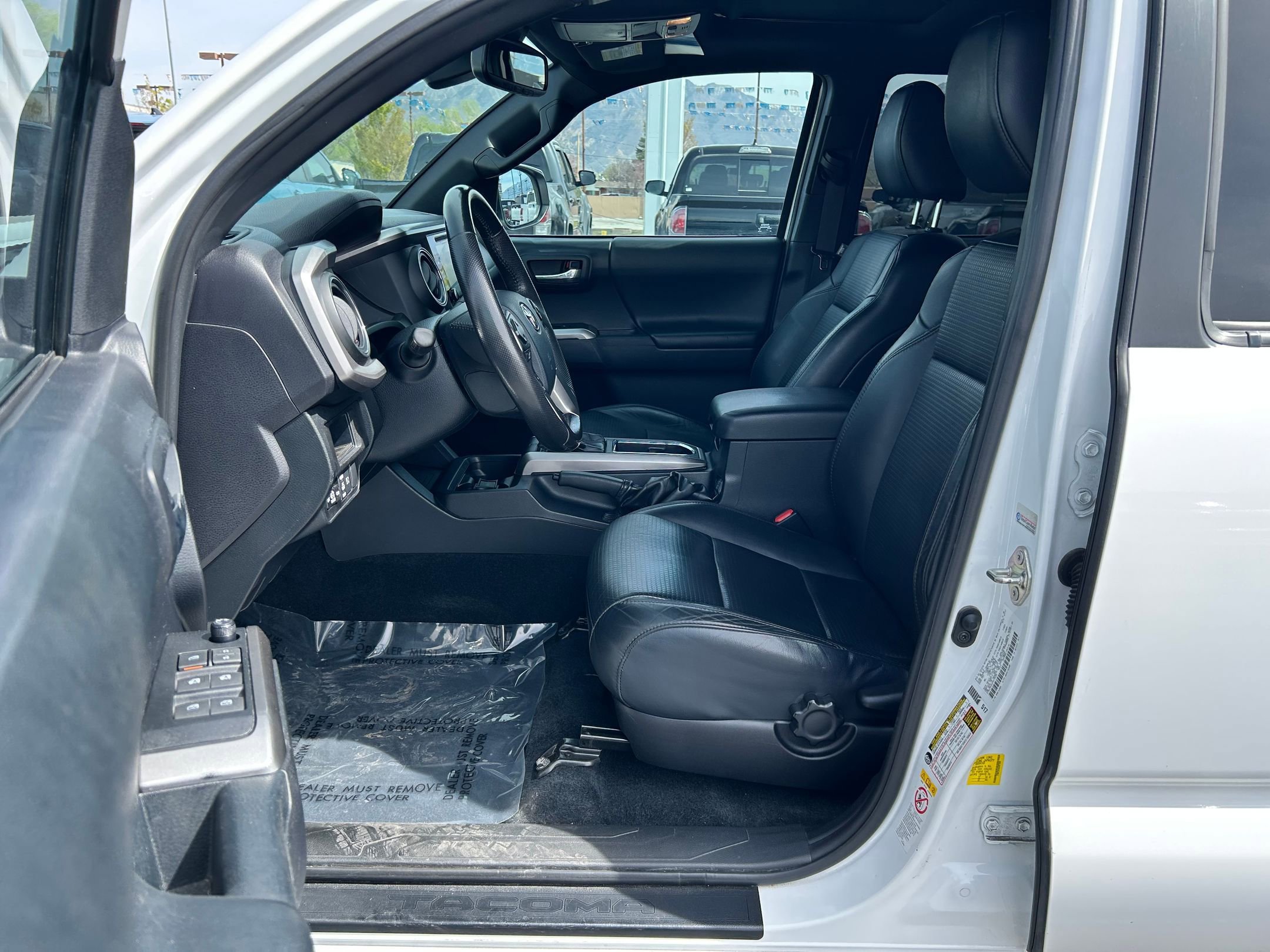 Used 2019 Toyota Tacoma Limited image 11