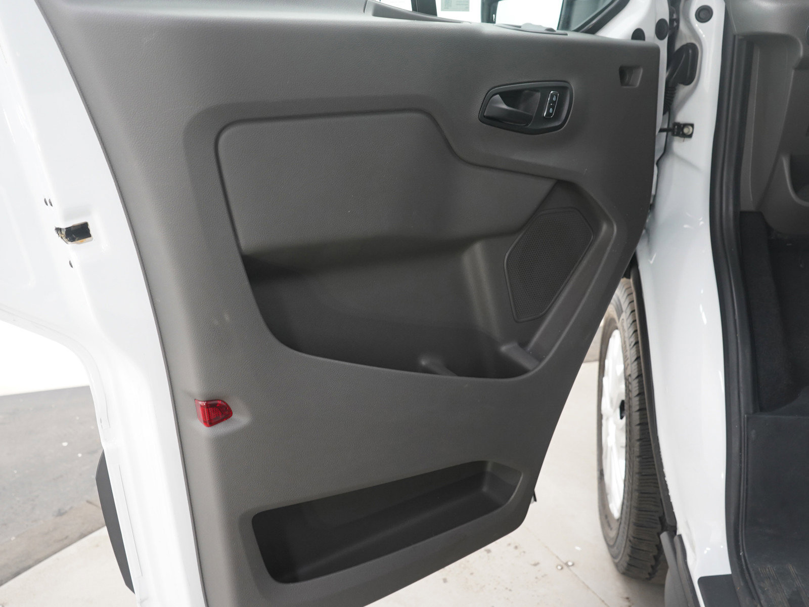 Used 2024 Ford Transit 350 XLT image 19