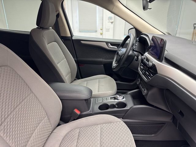 Used 2020 Ford Escape SE image 11
