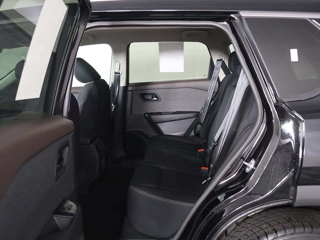 Used 2023 Nissan Rogue S AWD/4WD image 27